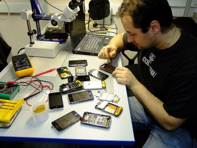 Как открыть мастерскую по ремонту телефонов?